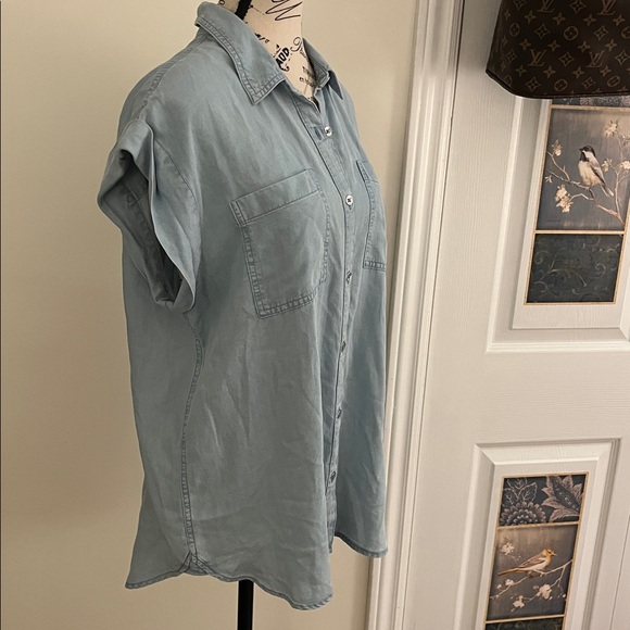 Calvin Klein Light Blue Button Down Shirt - Picture 4 of 11